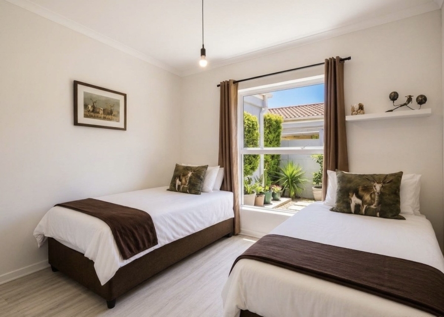 To Let 4 Bedroom Property for Rent in Sunningdale Western Cape